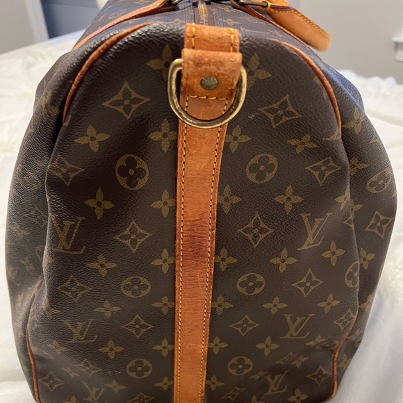 100% AUTHENTIC LOUIS VUITTON MONOGRAM KEEPALL 55
Vintage in good condition!! - Picture 6 of 8
